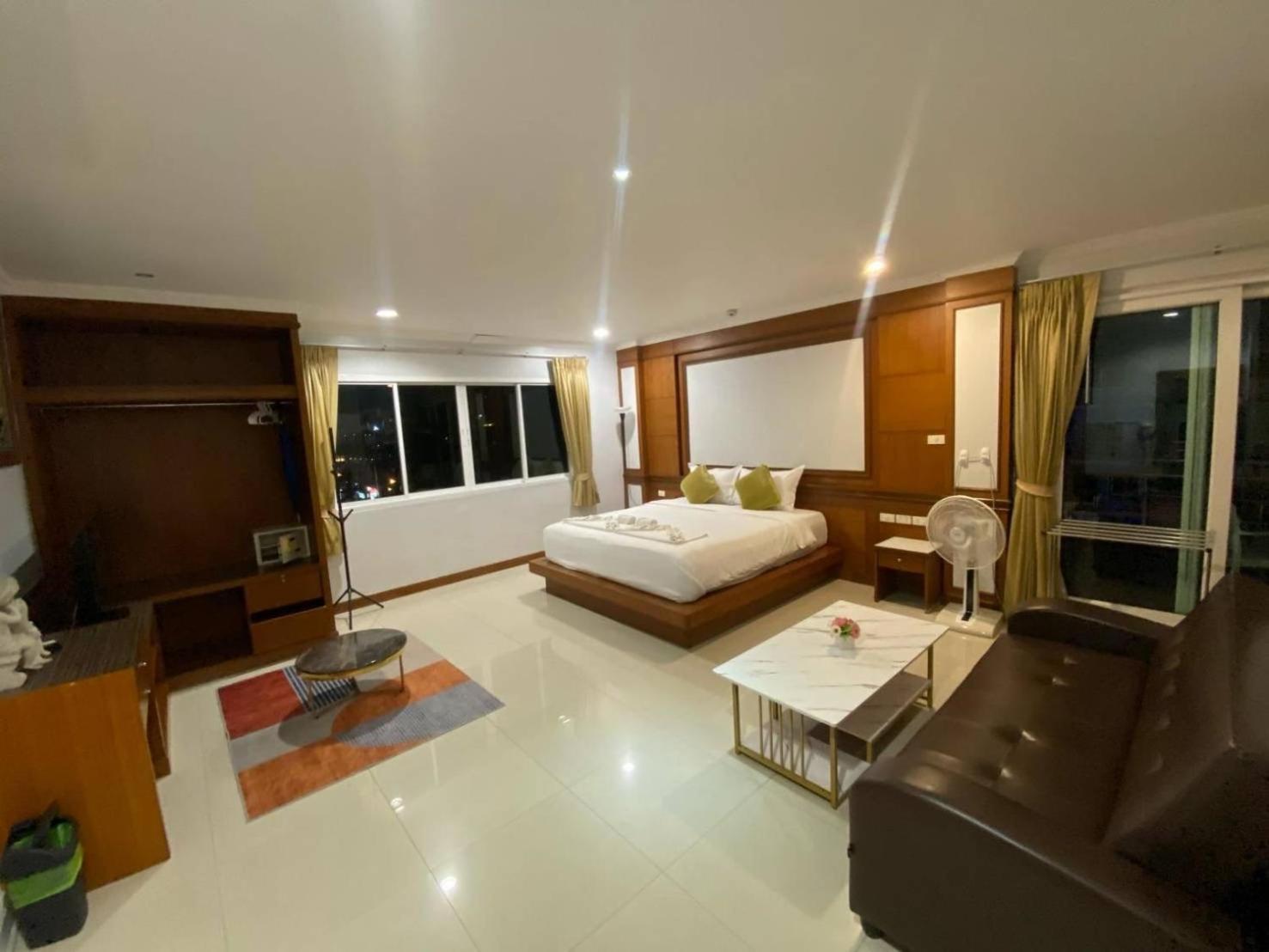Sukcheewa Residence Phuket Patong Bilik gambar